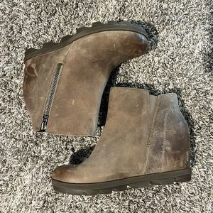Womens Sorel Wedge Boots Size 9